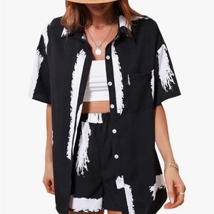 MakeMeChic Women's 2 PC Set Button Down w/ Pockets & Shorts, Black & White Small